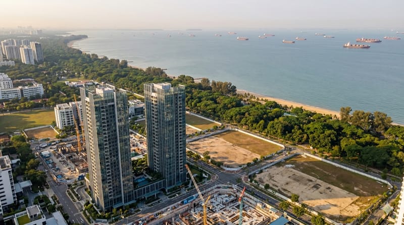 Vela Bay Drew 8,000 Visitors. Tengah Drew 1,300 Groups. The Market Clearly Has a Preference.